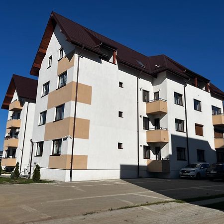 Mirandis Apartments - Comfort & Private Parking Near Coresi Mall Braşov Exterior foto