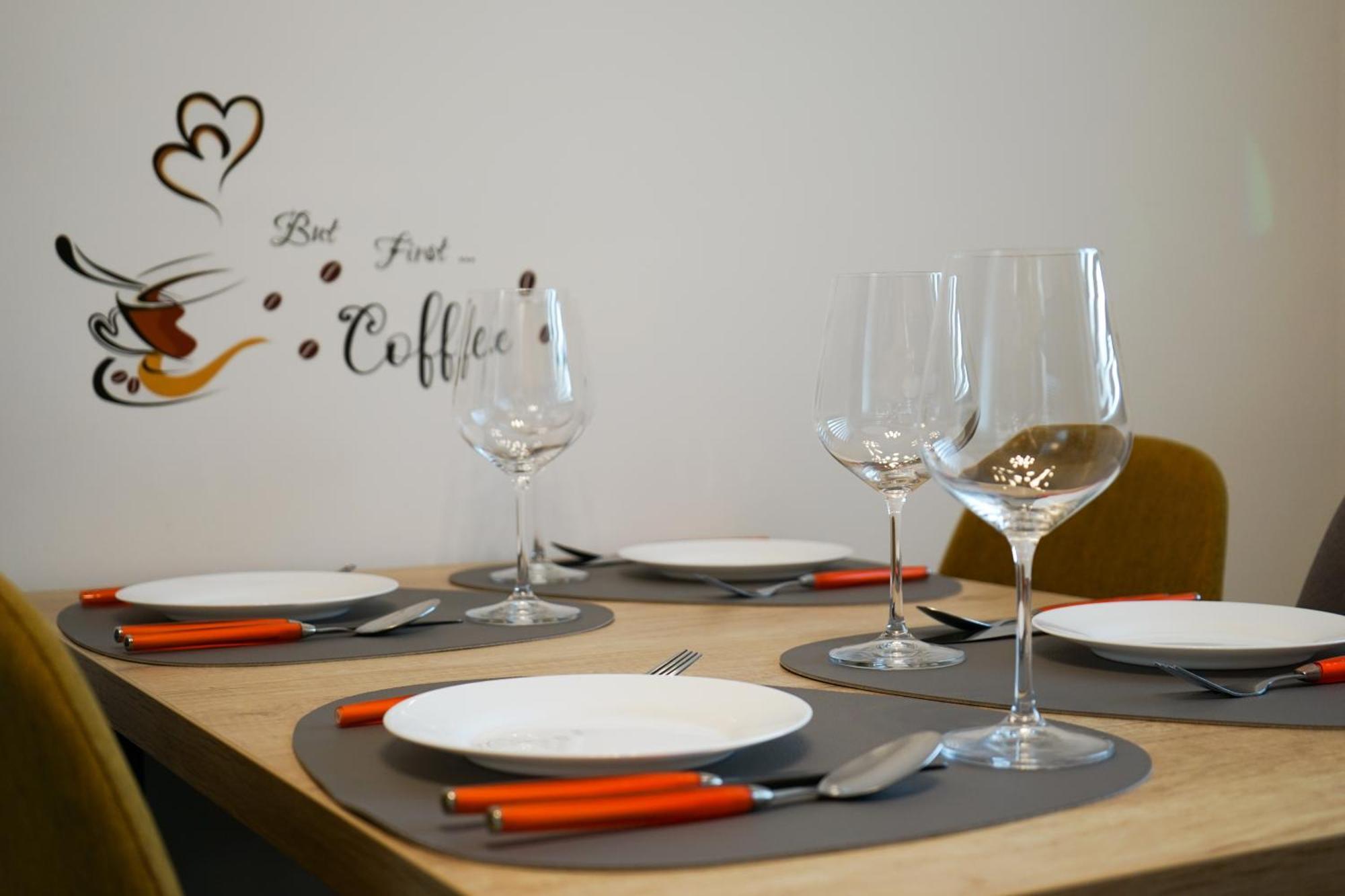 Mirandis Apartments - Comfort & Private Parking Near Coresi Mall Braşov Exterior foto