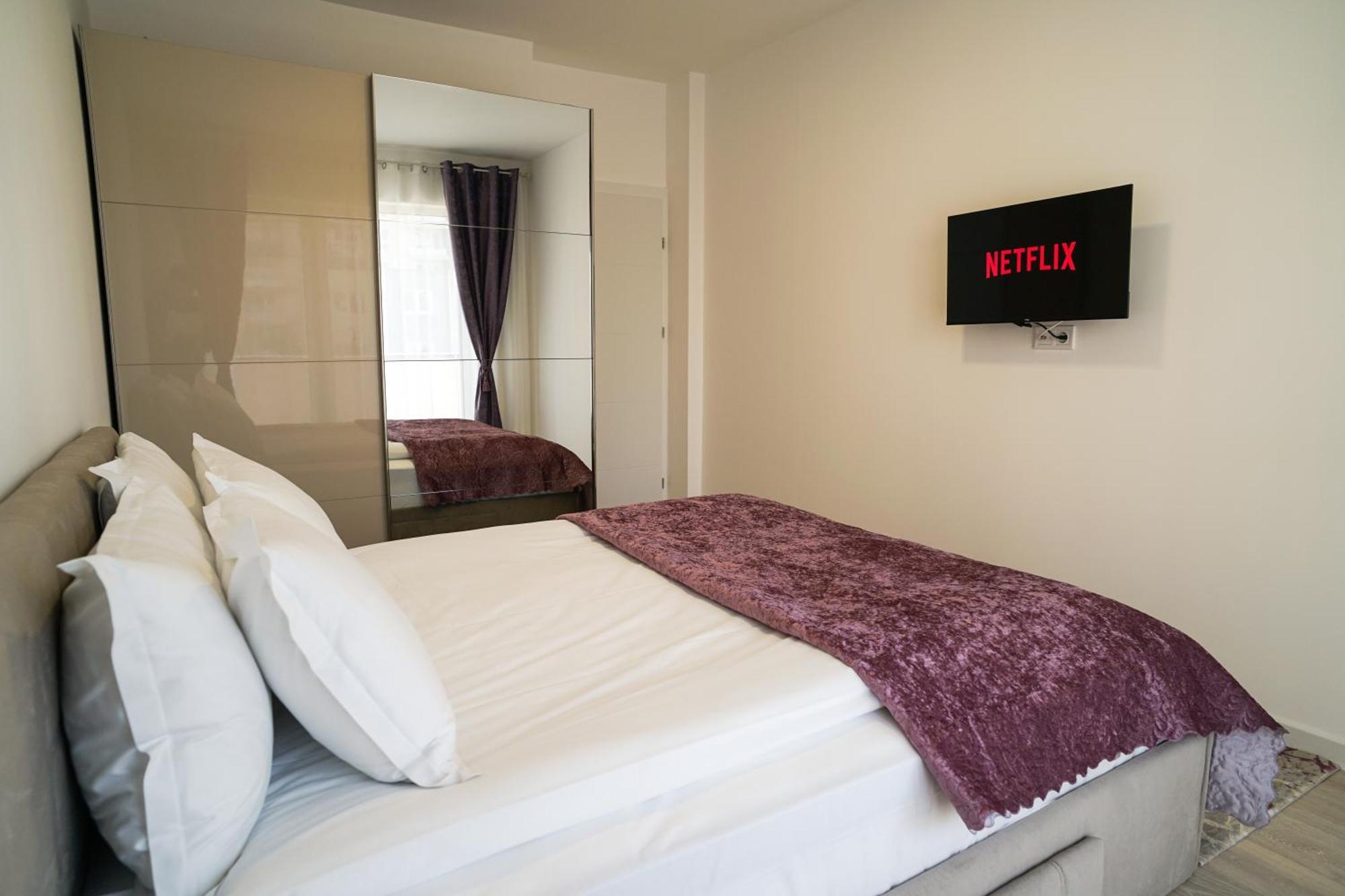Mirandis Apartments - Comfort & Private Parking Near Coresi Mall Braşov Exterior foto