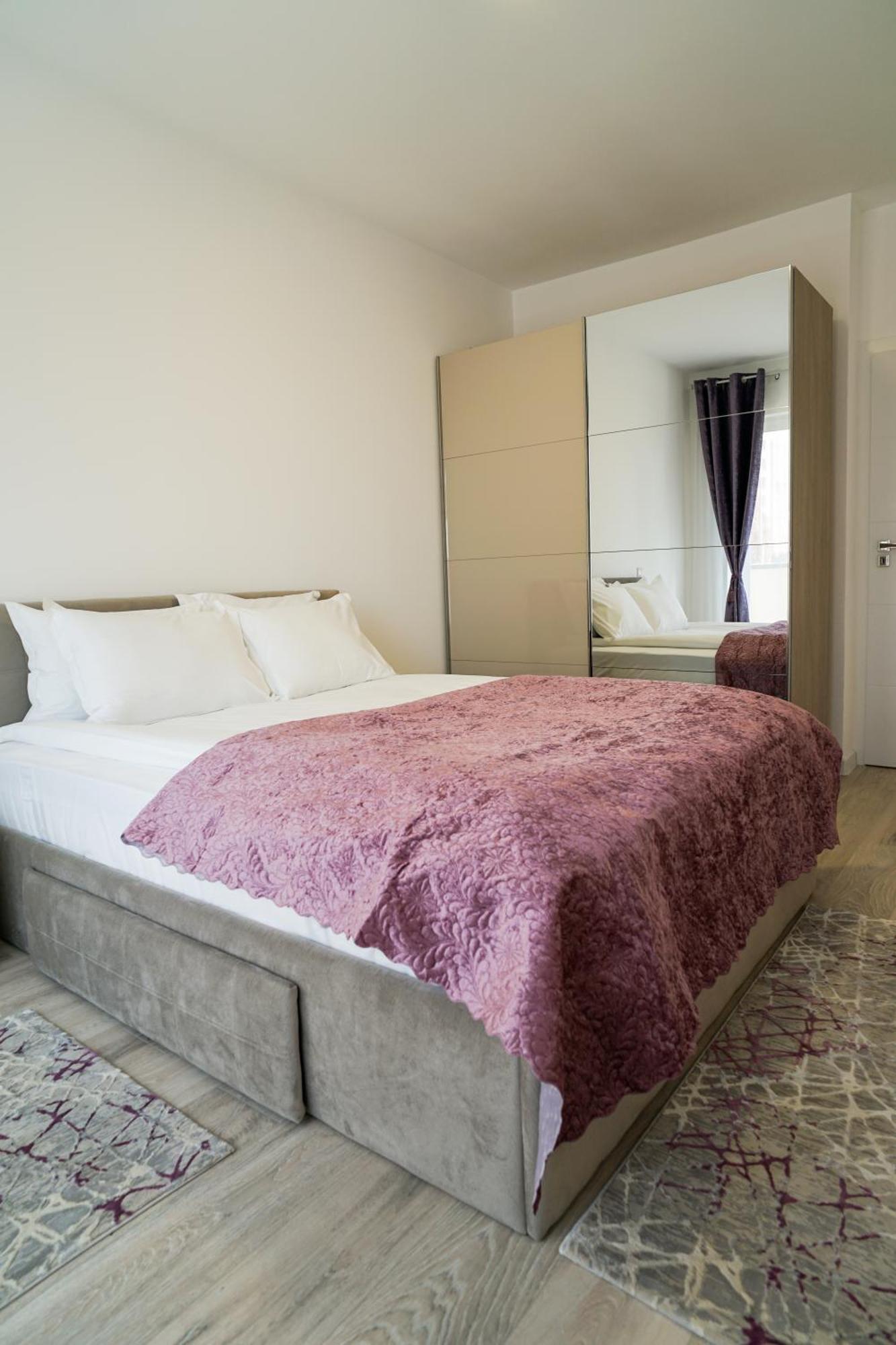 Mirandis Apartments - Comfort & Private Parking Near Coresi Mall Braşov Exterior foto