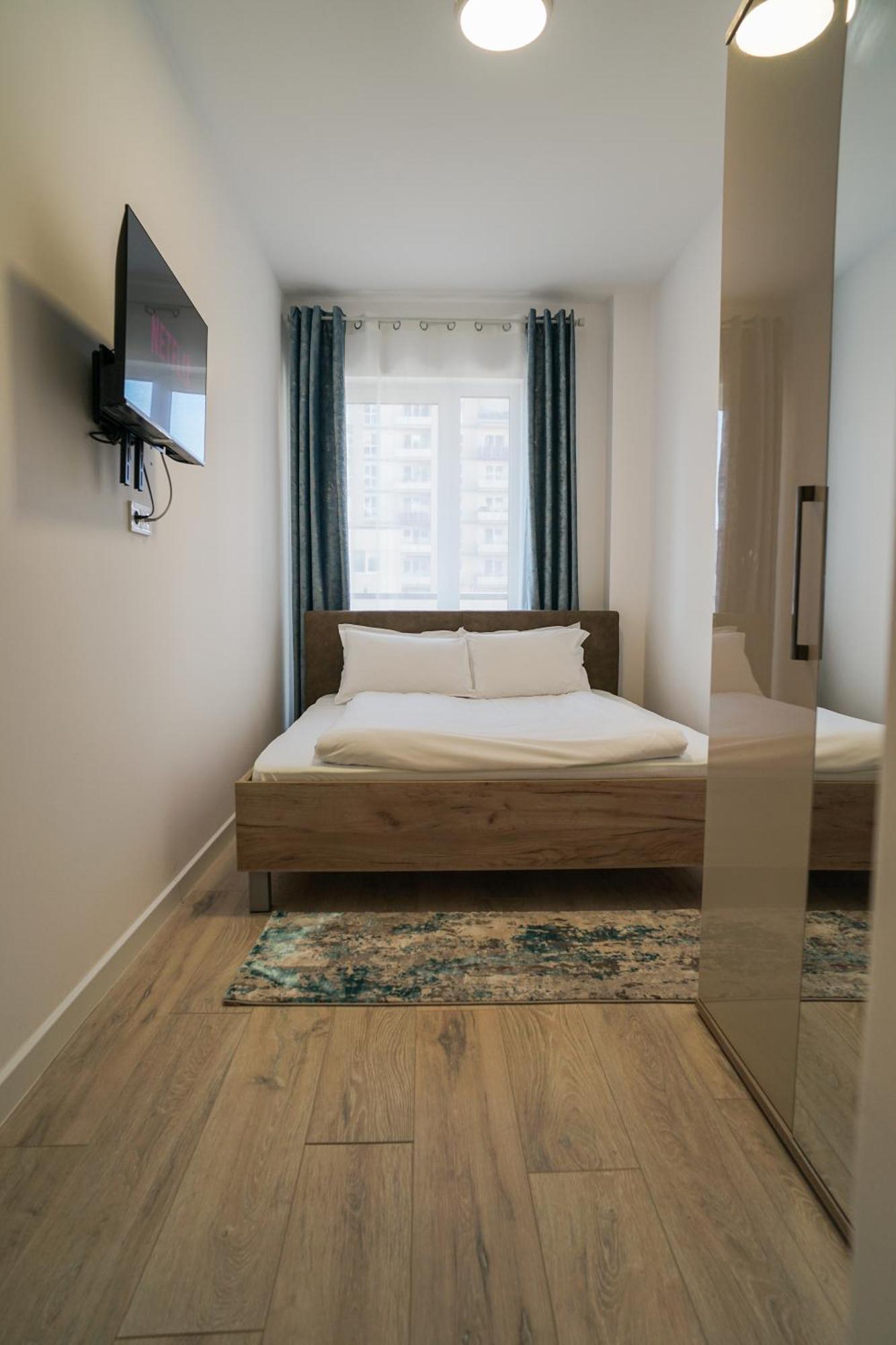 Mirandis Apartments - Comfort & Private Parking Near Coresi Mall Braşov Exterior foto