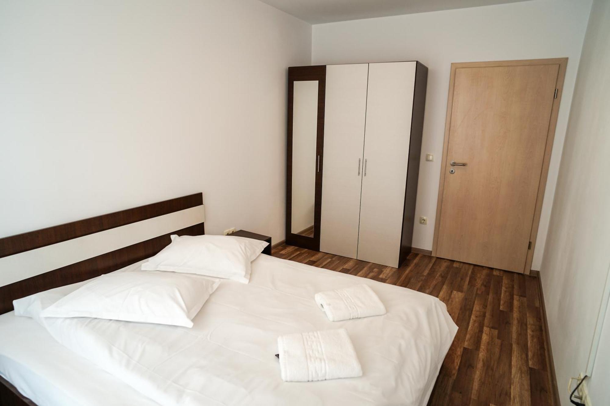 Mirandis Apartments - Comfort & Private Parking Near Coresi Mall Braşov Exterior foto