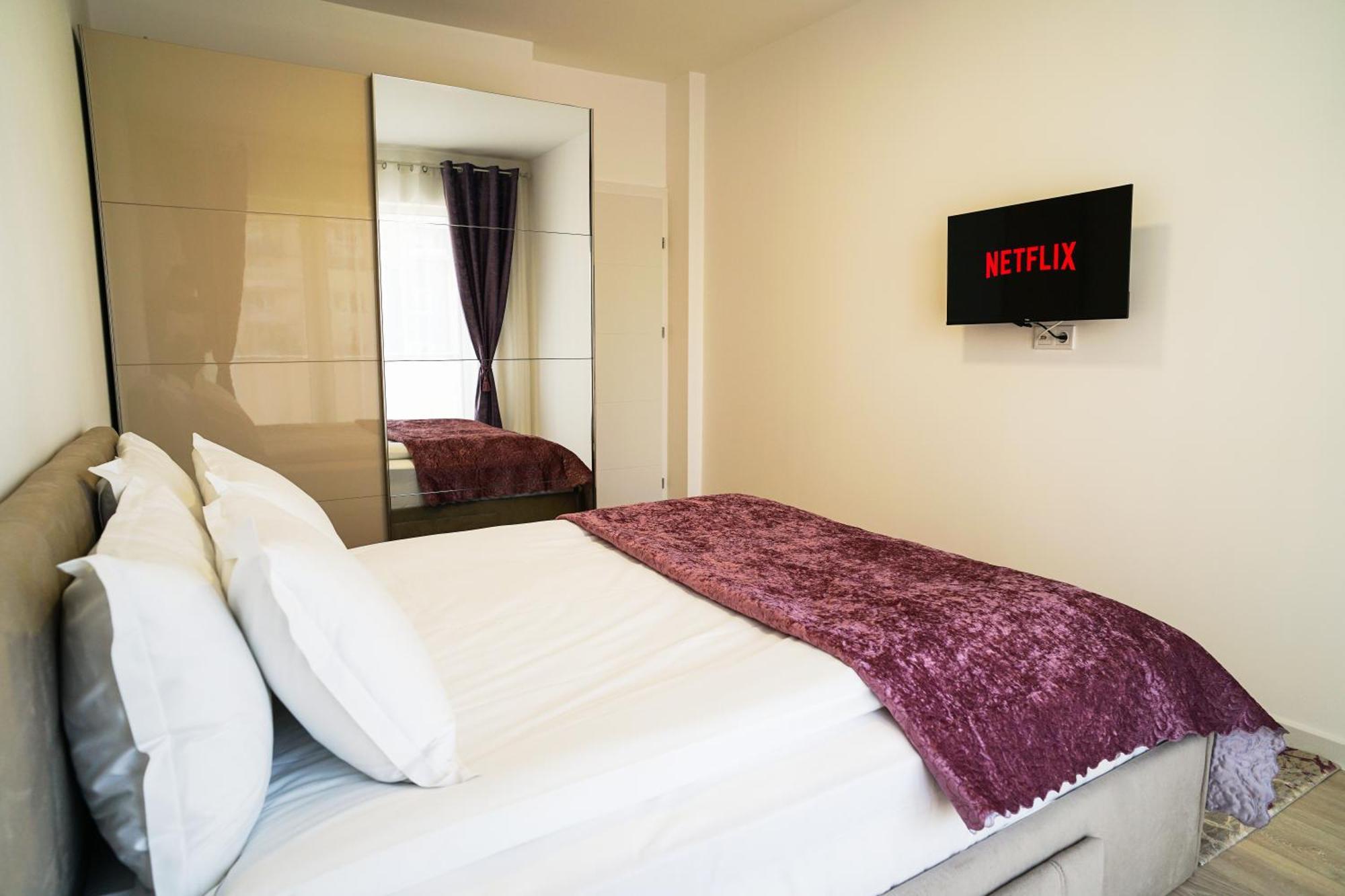 Mirandis Apartments - Comfort & Private Parking Near Coresi Mall Braşov Exterior foto