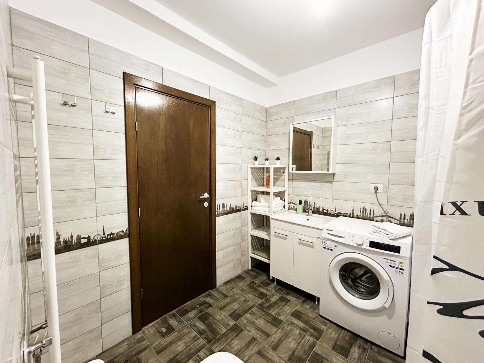 Mirandis Apartments - Comfort & Private Parking Near Coresi Mall Braşov Exterior foto